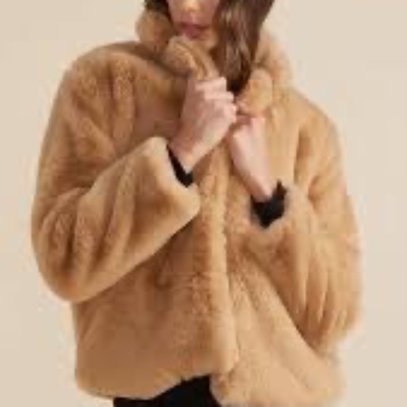 MINKPINK NAOMI FAUX FUR JACKET CAMEL - Size Medium - Picture 2 of 12